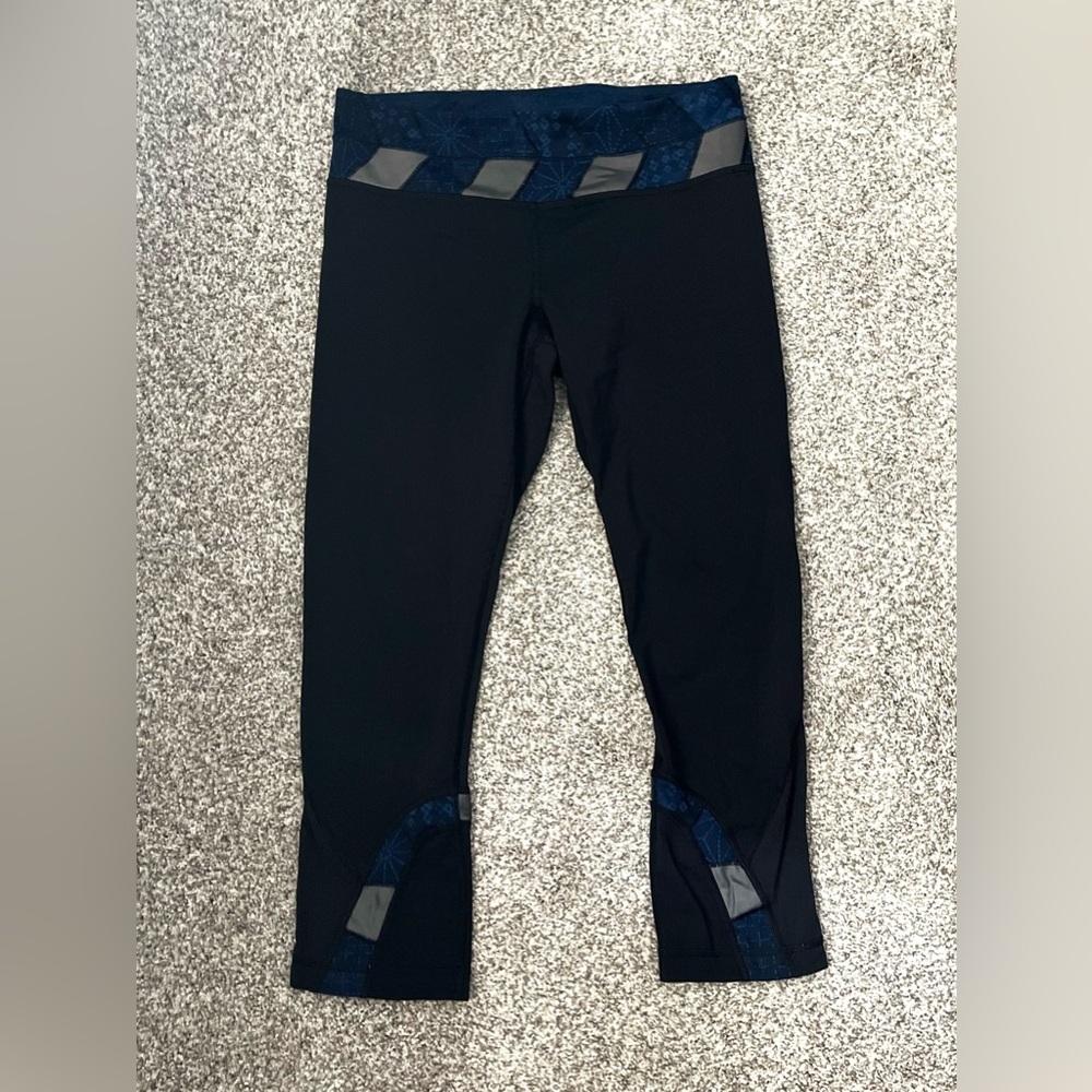 Lululemon Black and Blue Athletic Leggings